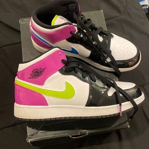Air Jordan 1 MID SE (GS)